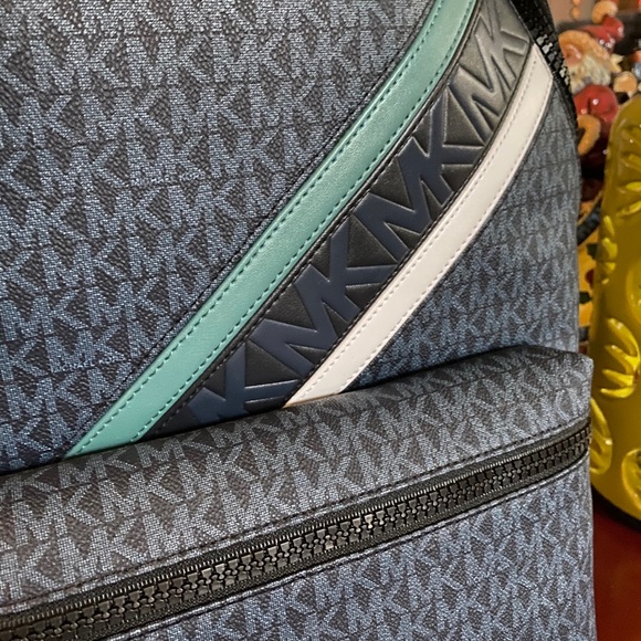 MK Cooper Backpack Authentic - Picture 3 of 9